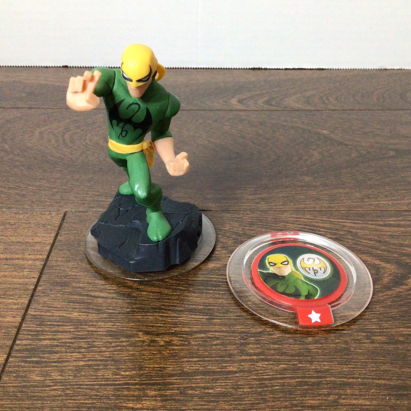 Disney Infinity 2.0 Iron Fist INF-1000113 Marvel Figure & Disc INF-3000190