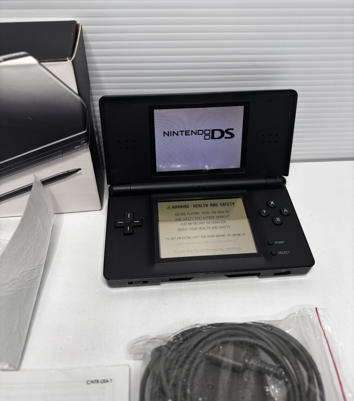 Nintendo DS Lite Onyx Black Console w/ Box CIB Tested Complete