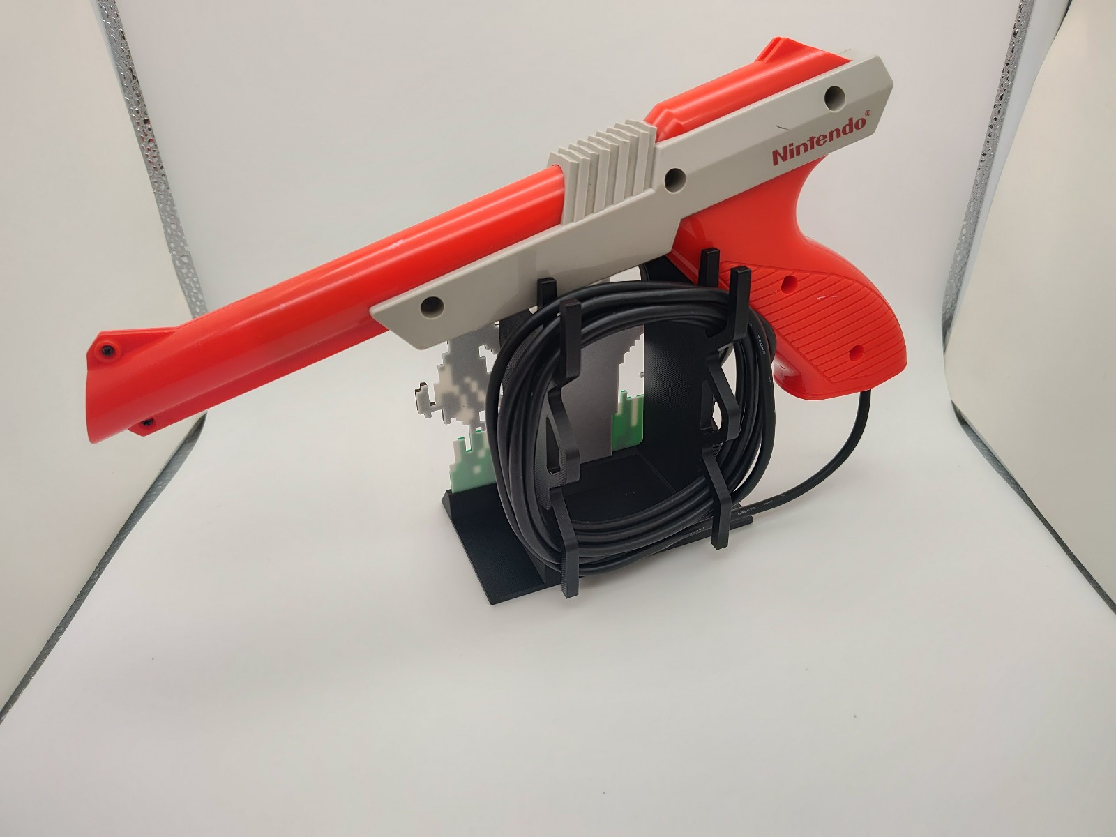 DUCK HUNT – NINTENDO NES ZAPPER DISPLAY STAND – CUSTOM COLOR OPTIONS