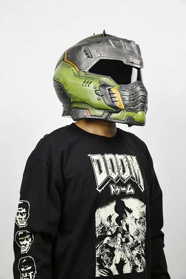 Doom: The Dark Ages Doom Slayer Wearable Helmet LED Bundle + Keycard x3 Patches