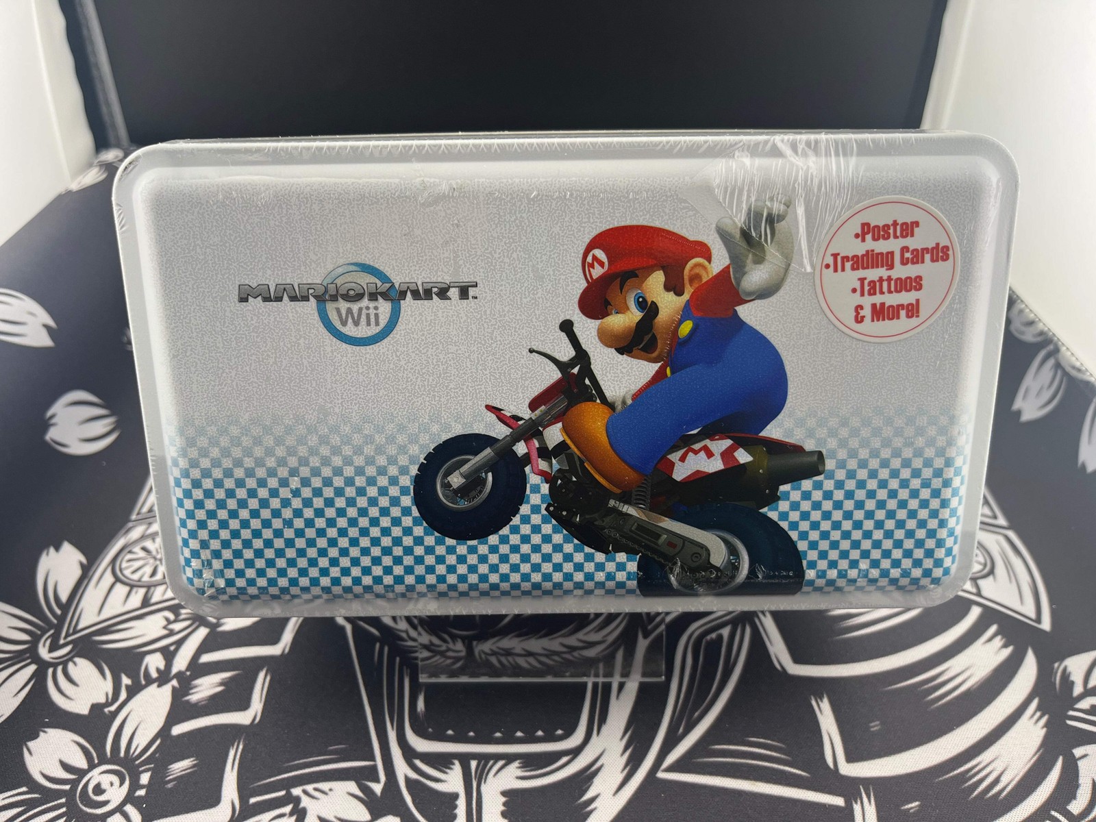 Mario Kart Nintendo Wii Trading Card Collector’s Tin Brand New