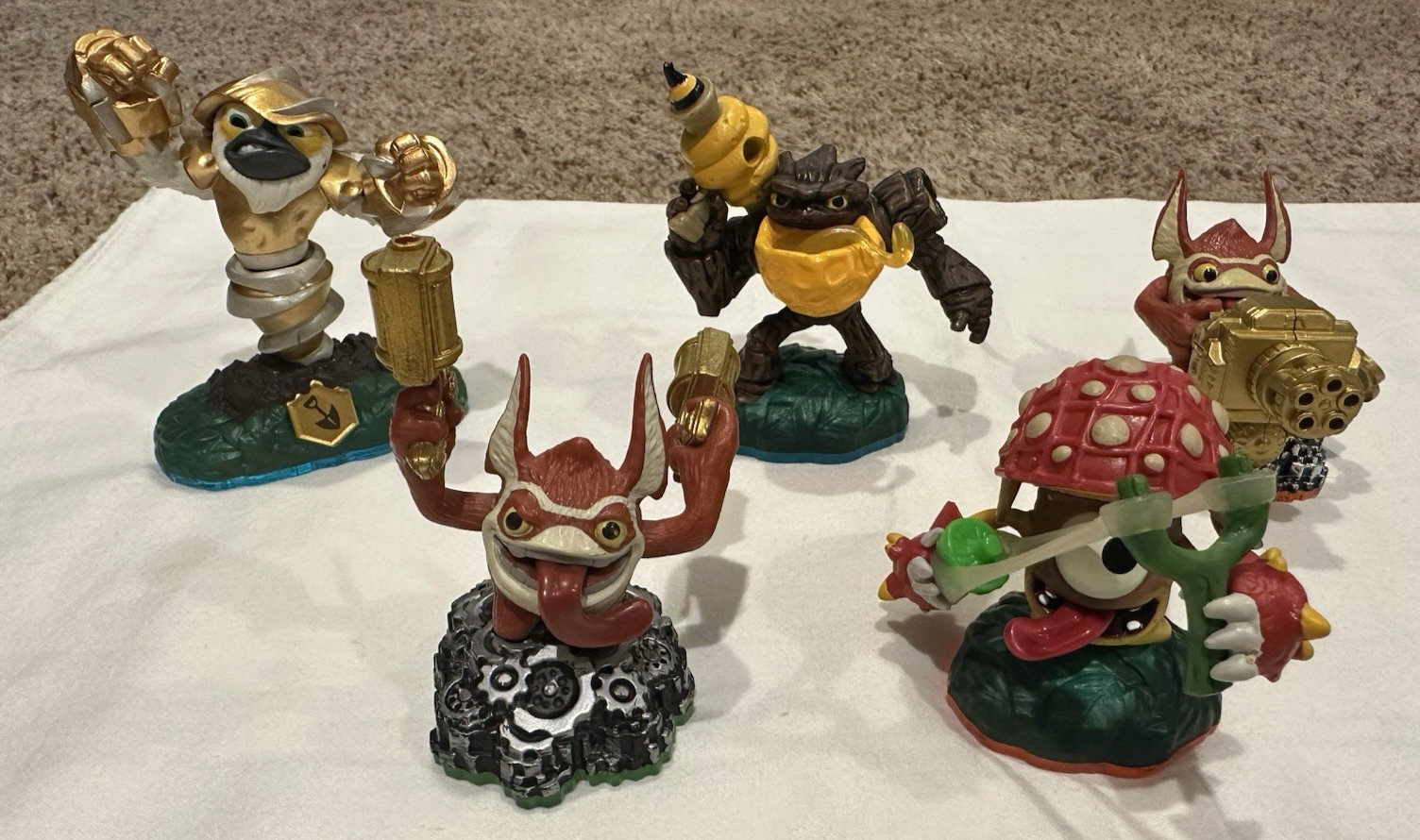Lot of 5 SKYLANDERS (Grilla Drilla, Trigger Happy, Shroom Boom, Bumble Blast)