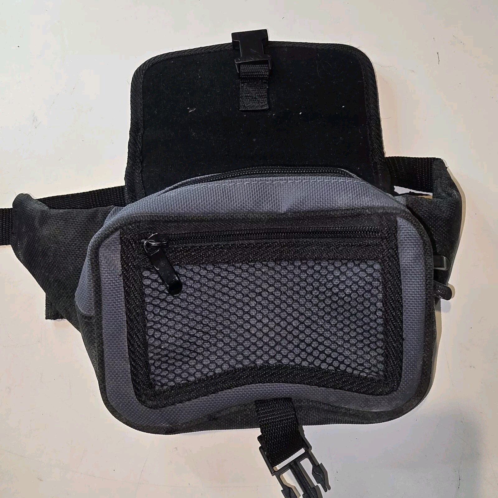 Nintendo Game Boy Carrying Case Fanny Pack Adjustable Waist Bag