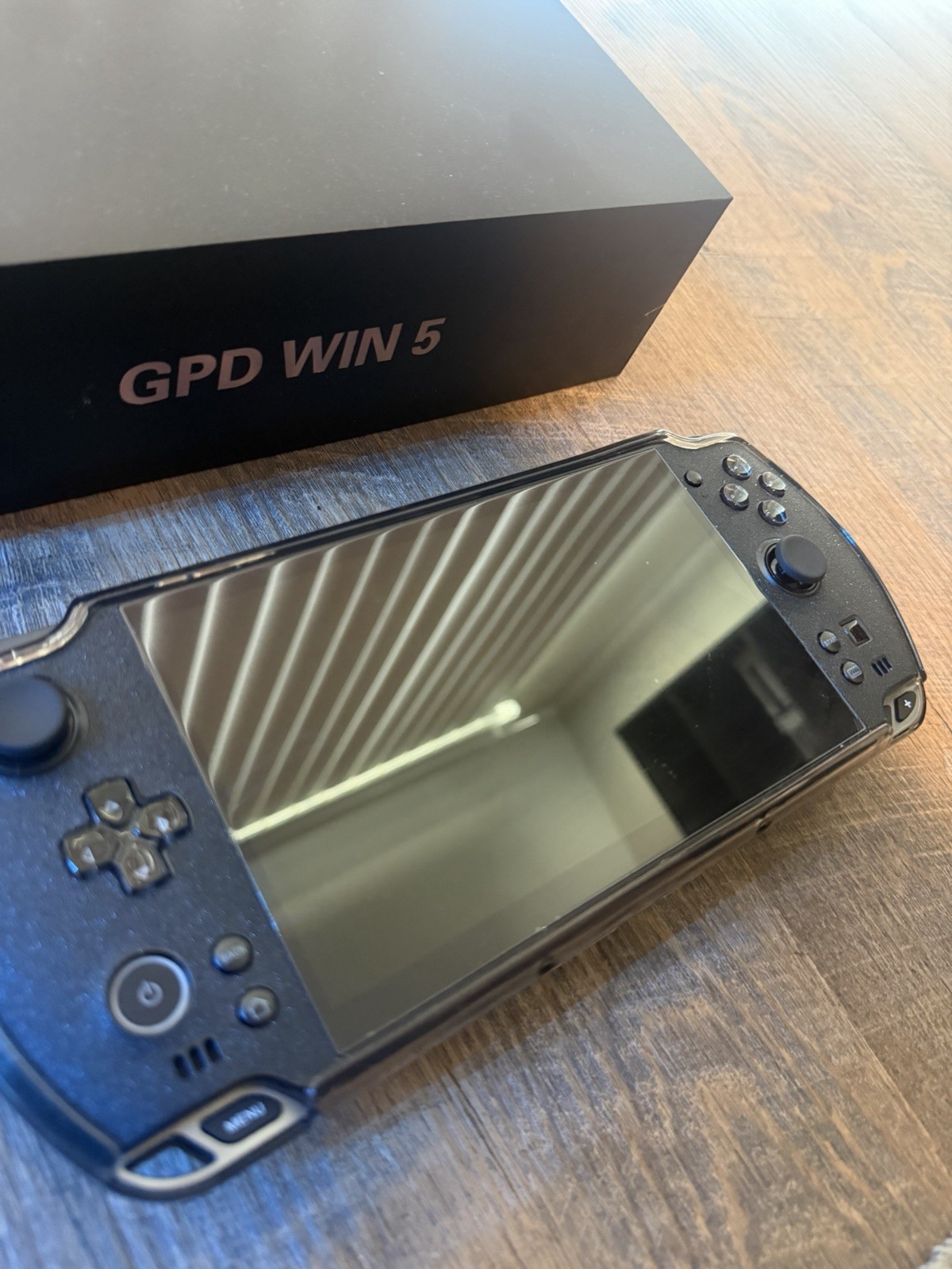 GPD Win 5 Handheld AMD Ryzen AI Max+ 385 32GB 1TB SSD + 2TB SD CARD