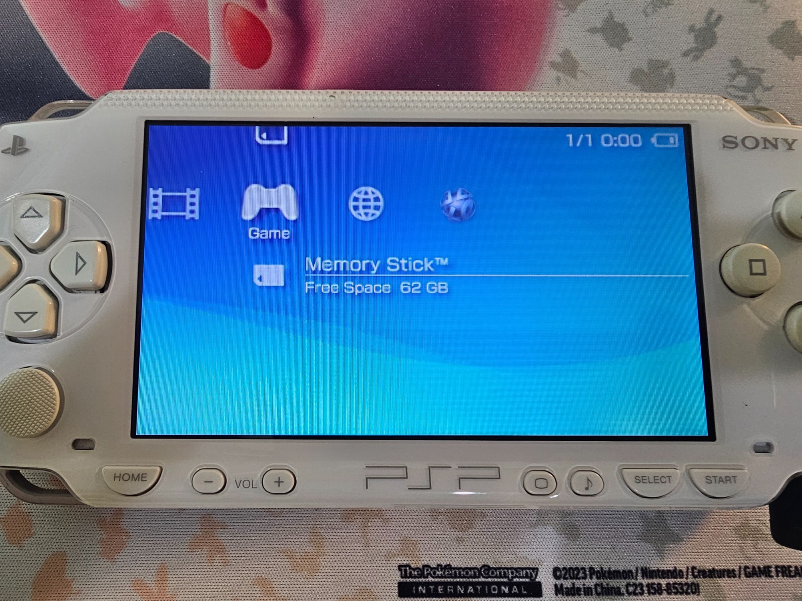 Sony PSP 1000 Ceramic White – Good Condition, Memory Card