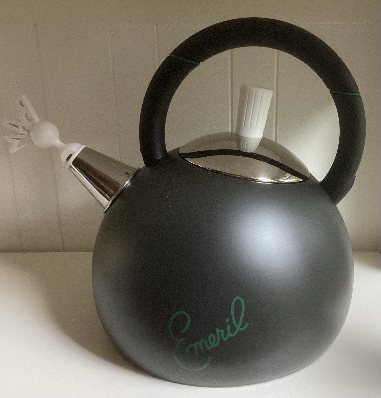Emeril Lagasse 2.5 Quart Whistling Tea Kettle “BAM” Stainless Steel NEW Italy
