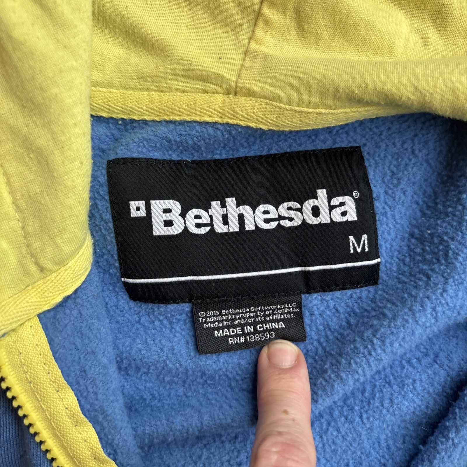 Fallout 4 Vault 111 Zip Hoodie M Blue Bethesda Official Video Game Jacket