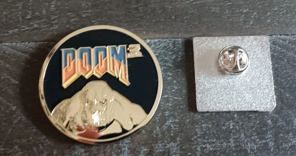 vintage Retro Doom III Limited Edition Game Challenge Coin Token Doom 3 & Pin