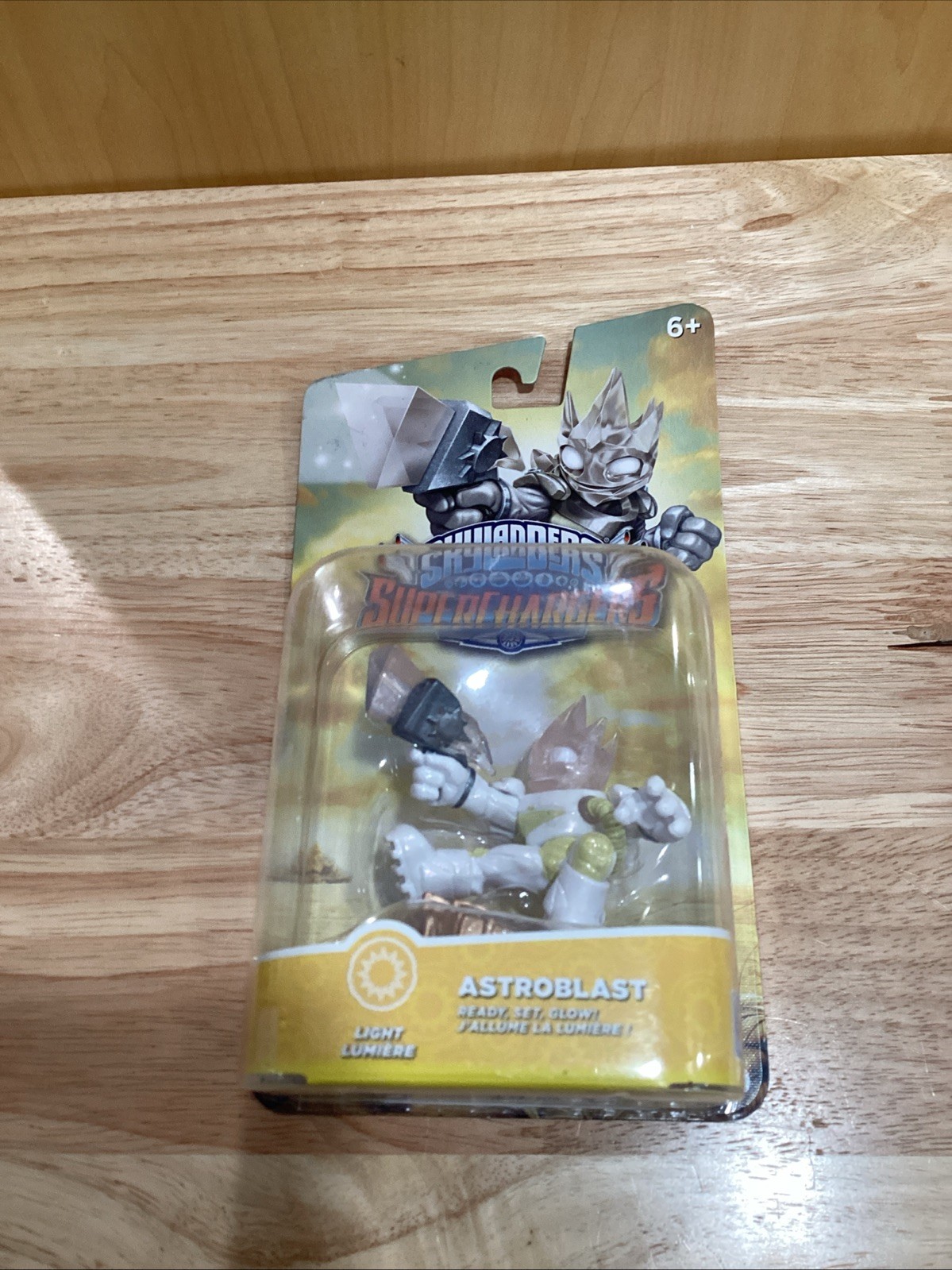 Skylanders Superchargers Astroblast Light Element New Sealed Figure