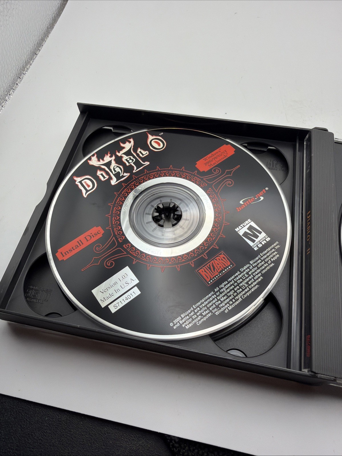 Diablo II 2 (PC Windows 2000/98/95/NT CD-ROM 3 Disc Set W/Key 2000)