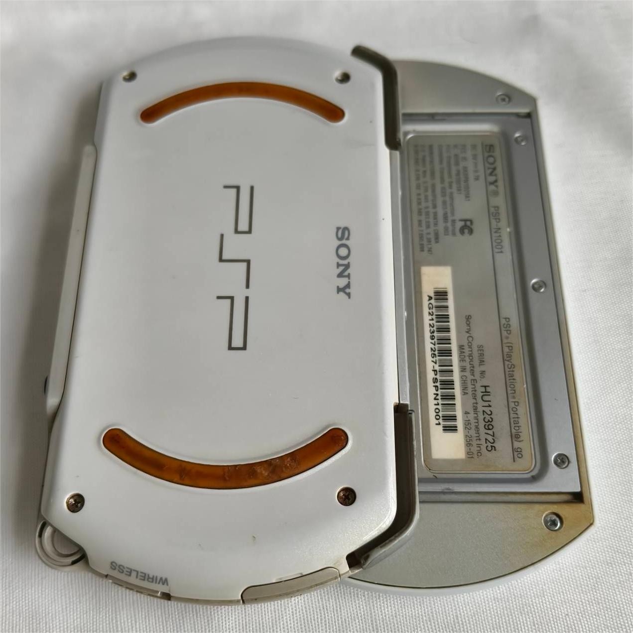 PSP GO console White with Charger PSP-N1001 New Screen with protect tested well