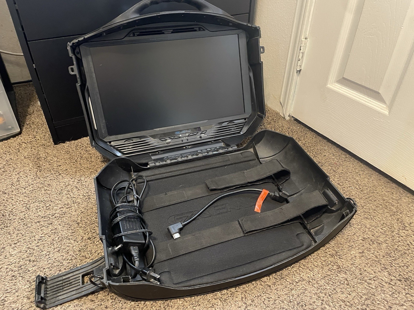 GAEMS G190 Vanguard Portable Gaming Case 19″ Monitor with Power and HDMI Cables