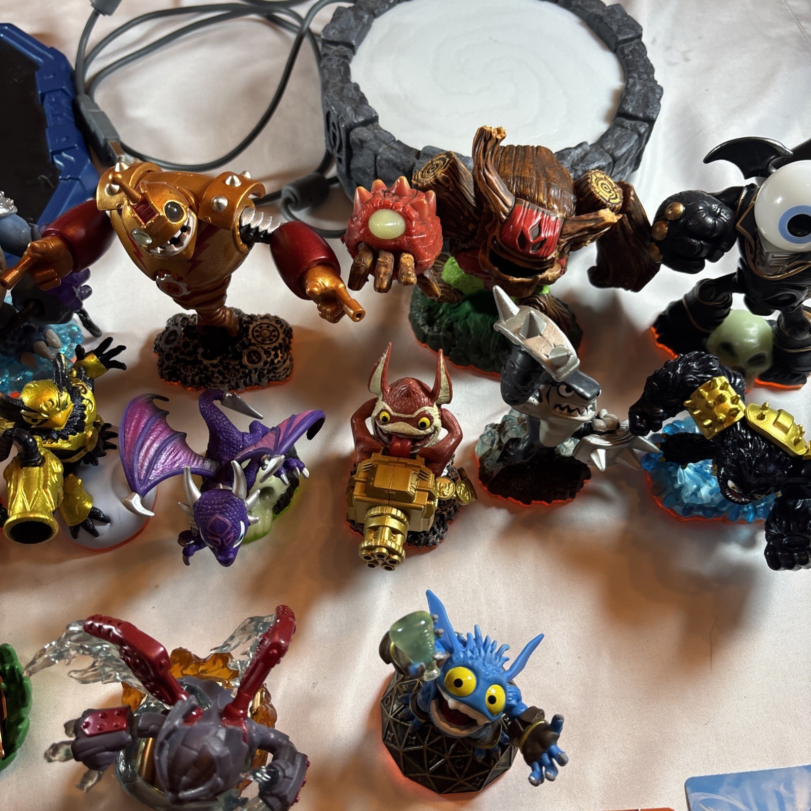 Activision Skylanders Lot Of 17 With 2 Power Portals | Cards |