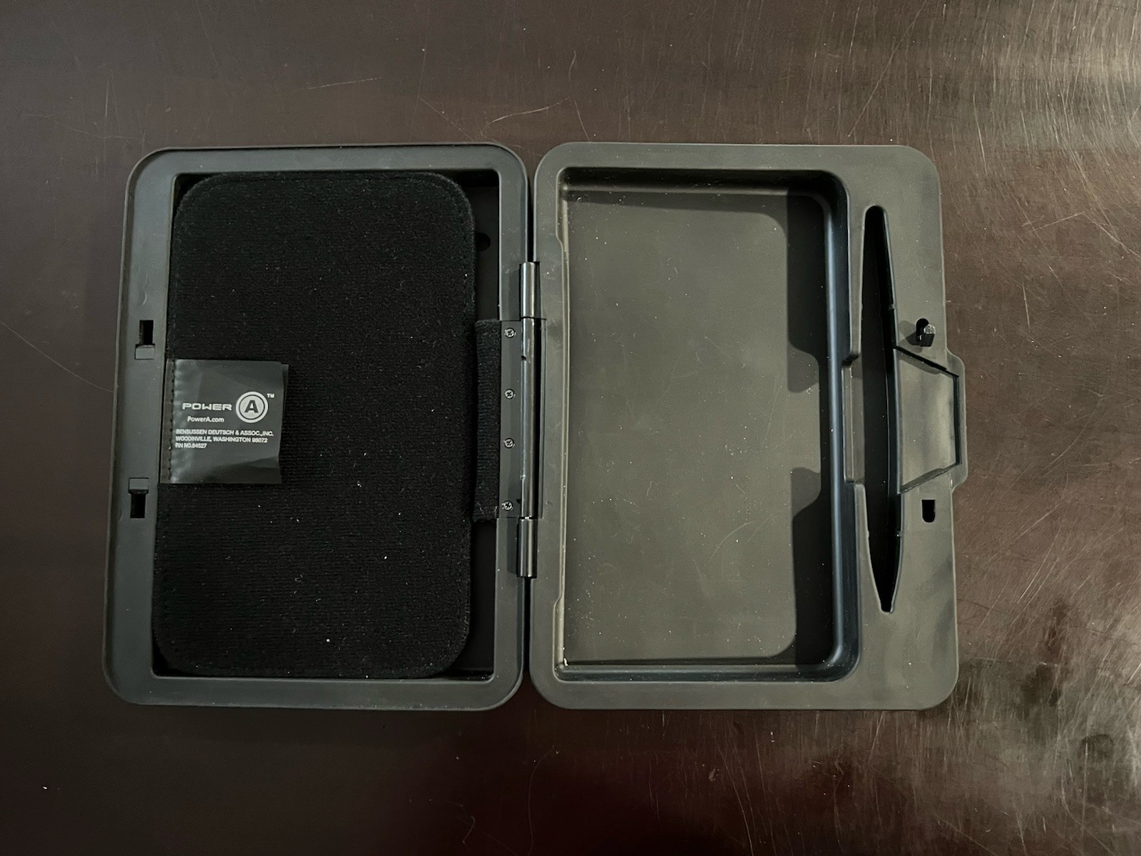 Pokemon Black And White Nintendo DS Hard Shell Travel Case 2011