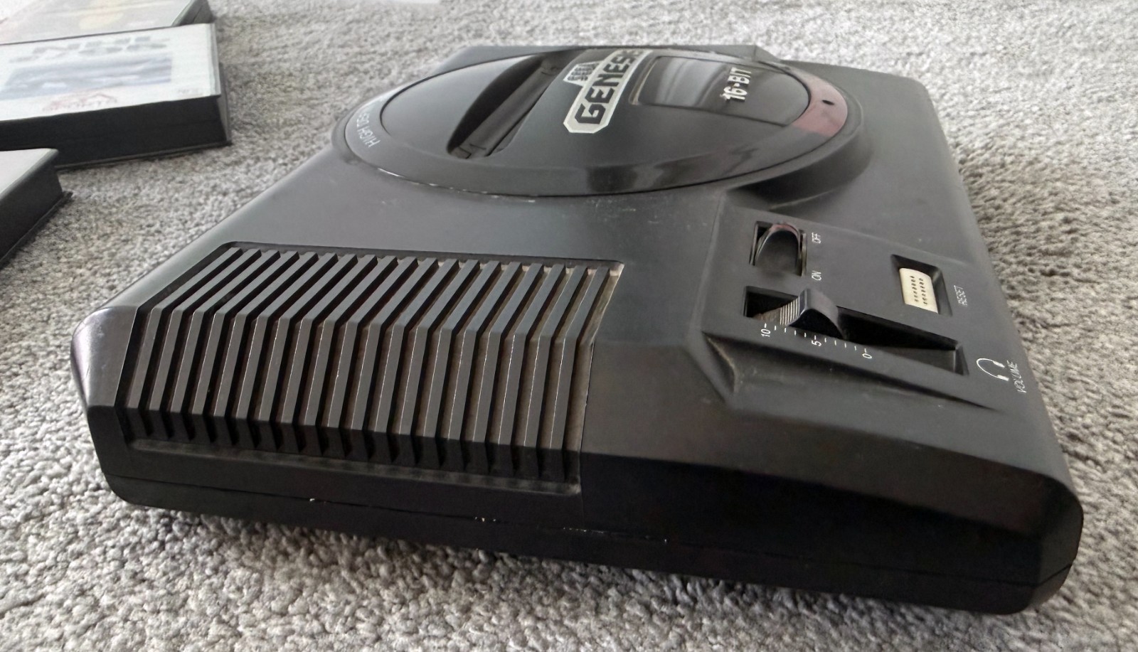 Sega Genesis Console System with (8) Video Games MODEL 1/16-BIT vtg gaming 1601