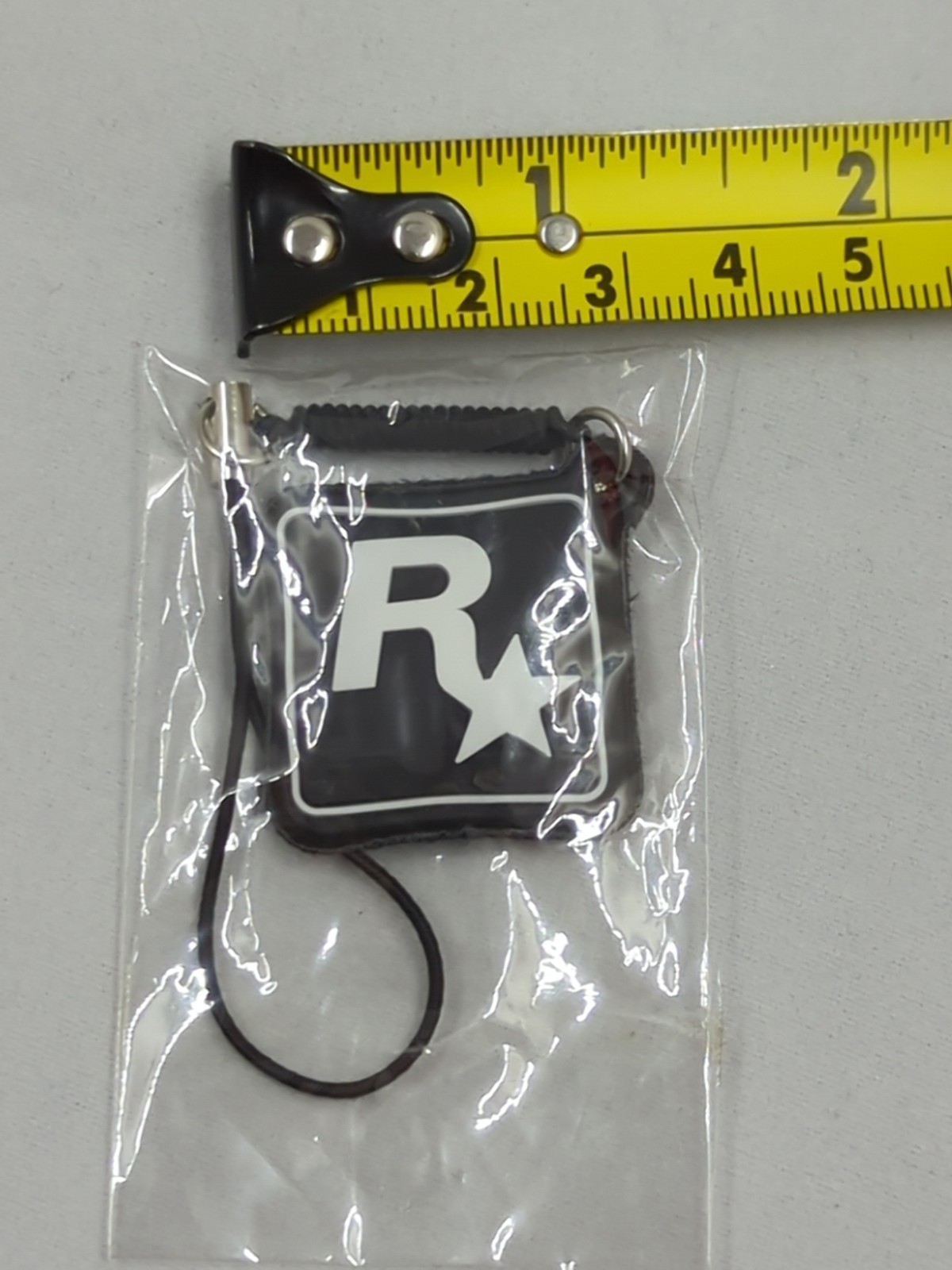Rockstar Games E3 Mobile Keychain Phone Charm Screen Cleaner New! – GTA RDR