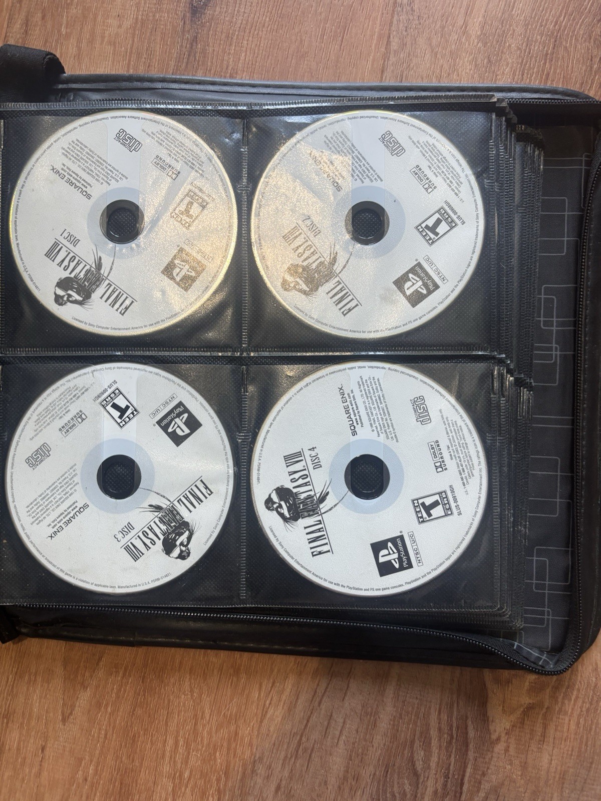 FF8 LOOSE DISCS, WITH OTHER LOOSE DISC GAMES, FF7+ MORE, SEE PICS!! W/ BINDER!!!