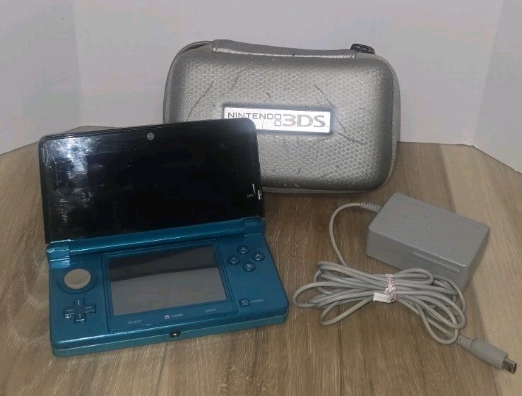 NINTENDO 3DS AQUA BLUE CTR-001: TESTED / WORKING With Charger And CASE