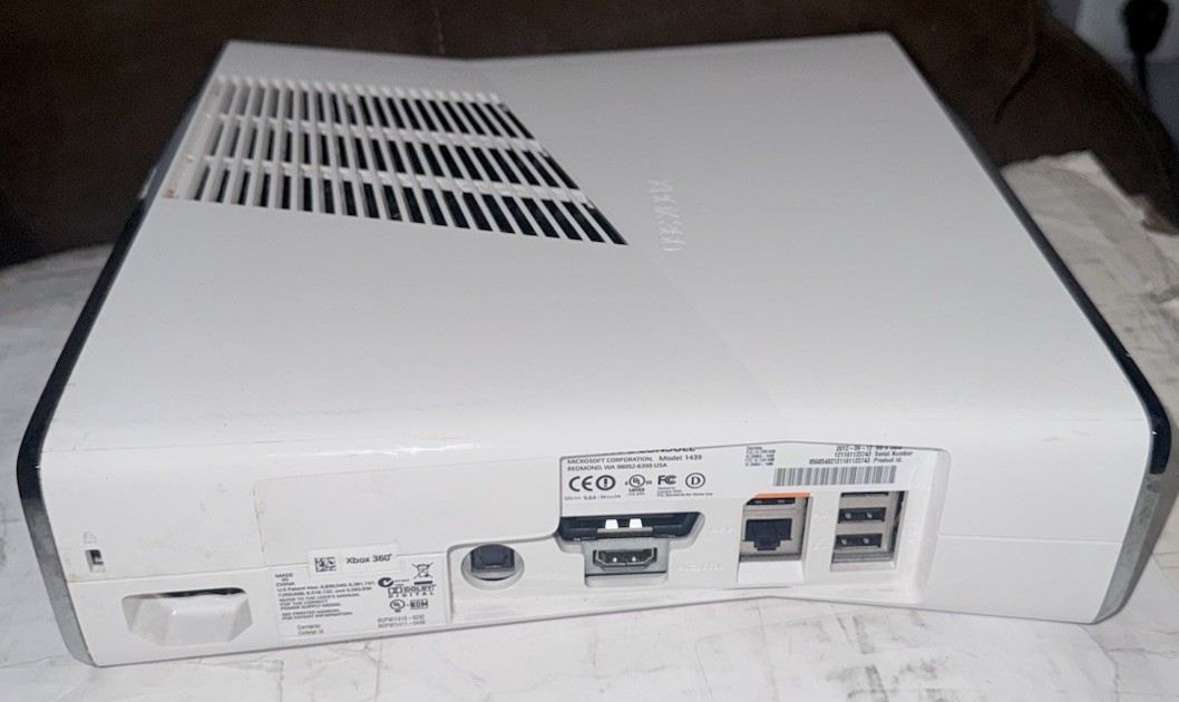 Microsoft Xbox 360 S White Glossy Console ONLY Tested Working *NO HARD DRIVE*