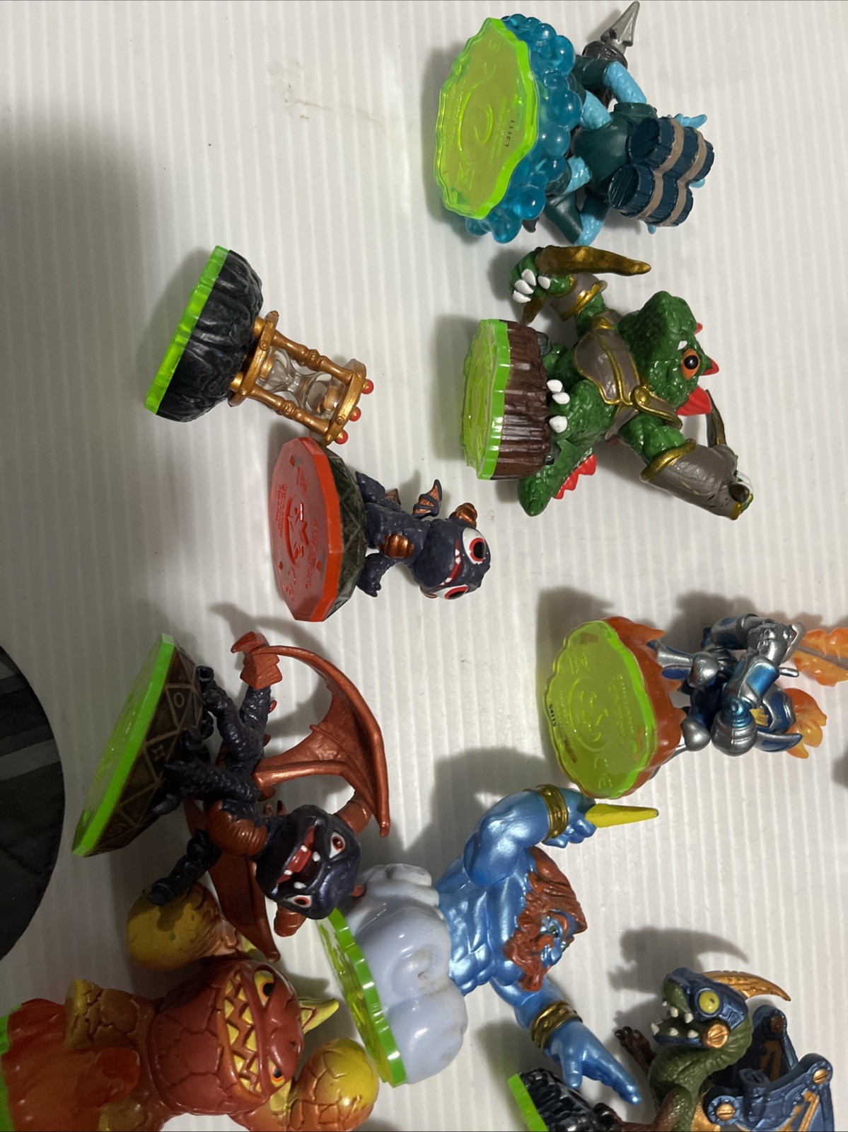 Lot Of 50 Skylanders incluyed enigma and more interesting character