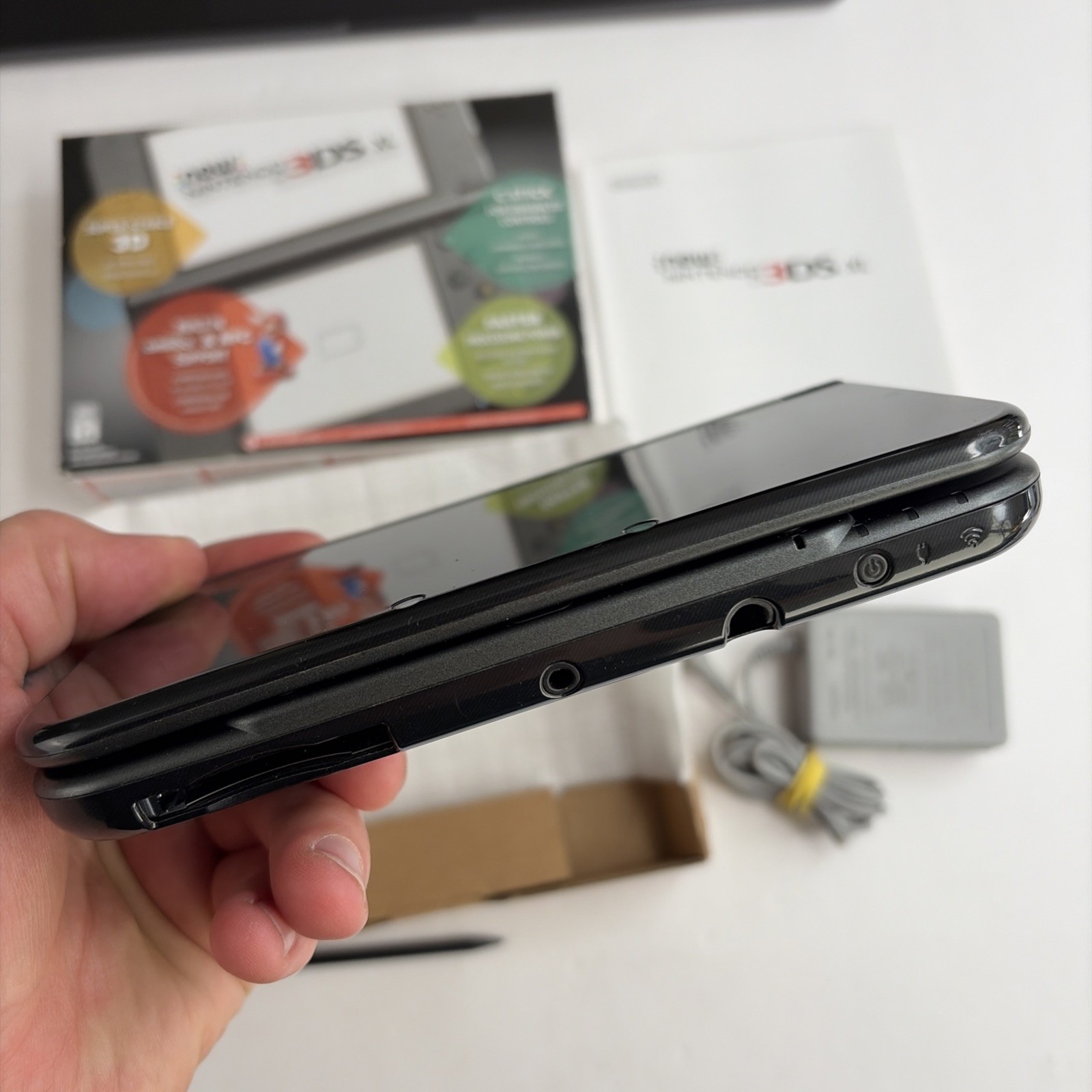 Nice! Nintendo New 3DS XL Black Complete Box W Charger Stylus US Model