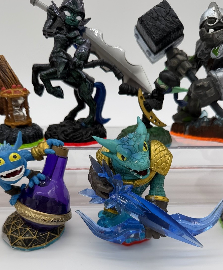 Lot Of 8 Skylander Figures Dark Element Knight Mare Trap Master Giants Tree Rex