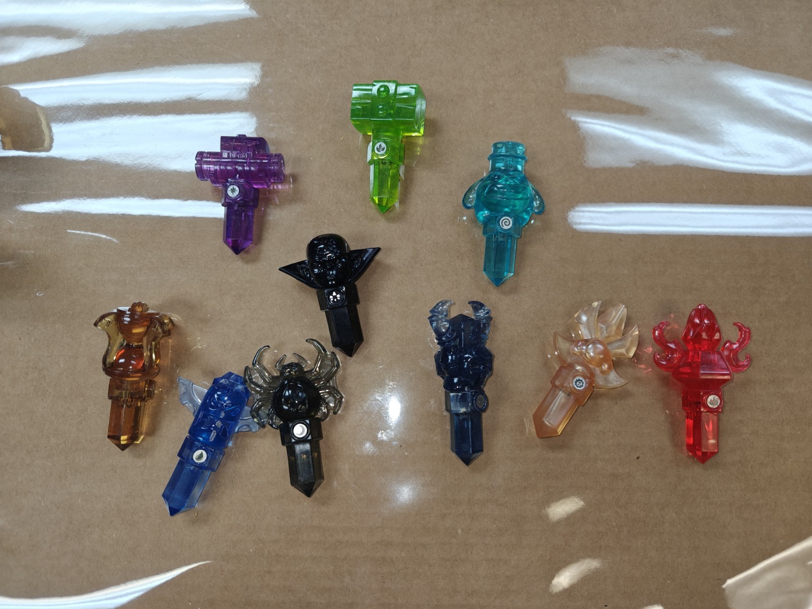 Lot of 11 Skylanders Trap Team Characters & 10 Crystal Traps See Pics