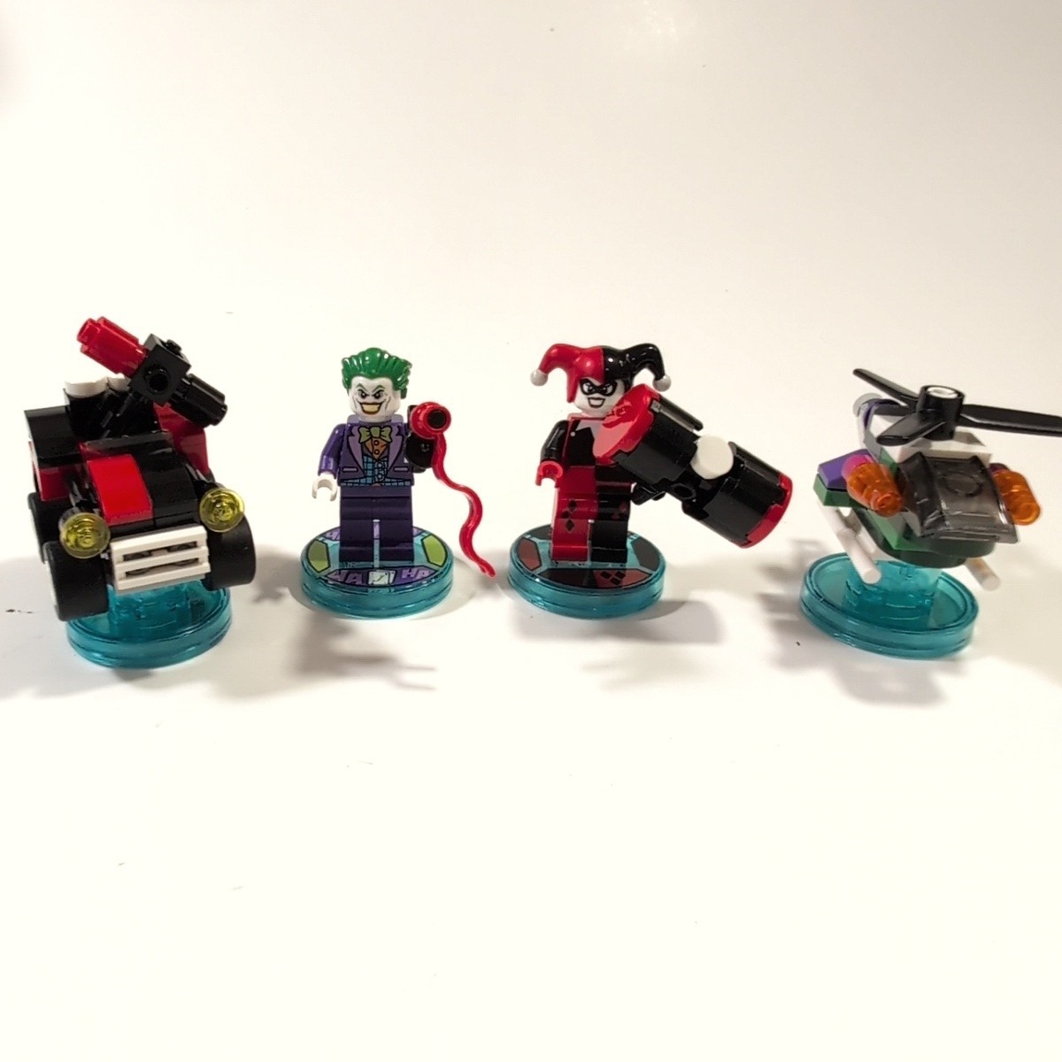LEGO Dimensions DC Villains Joker & Harley Quinn Team with Vehicle & Helicopter