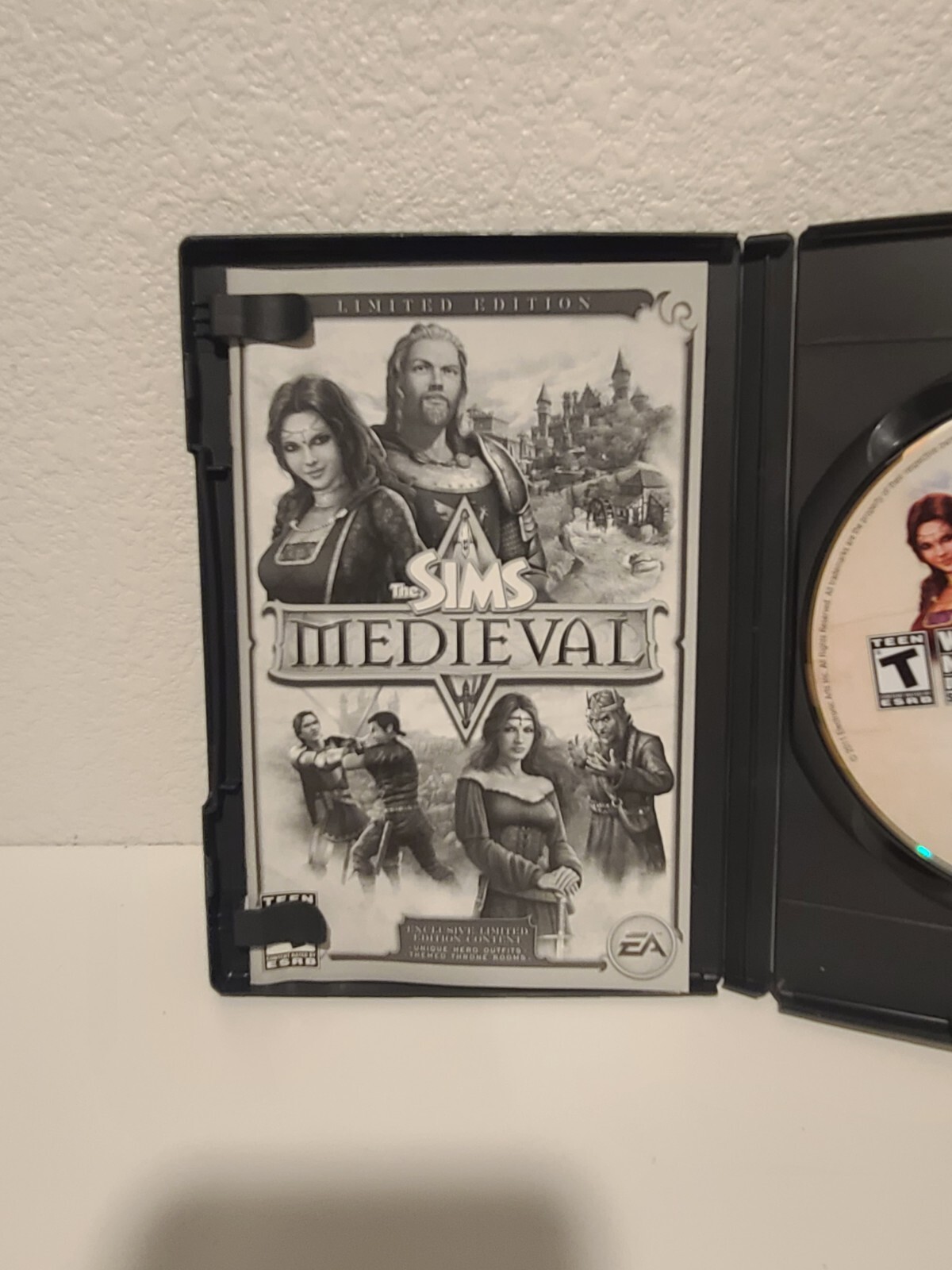 The Sims Medieval Limited Edition PC Mac CIB Complete w/ Prima Strategy Guide