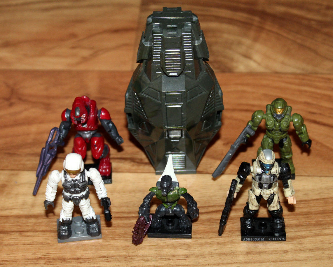 Mega Bloks Mega Construx Halo Figure Set Master Chief Spartan Red Green White