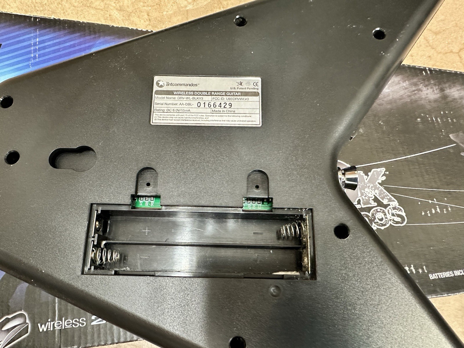 Ant Commandos TAC Flying V Wireless Guitar Hero PS2 DRV-WL-BLKV3