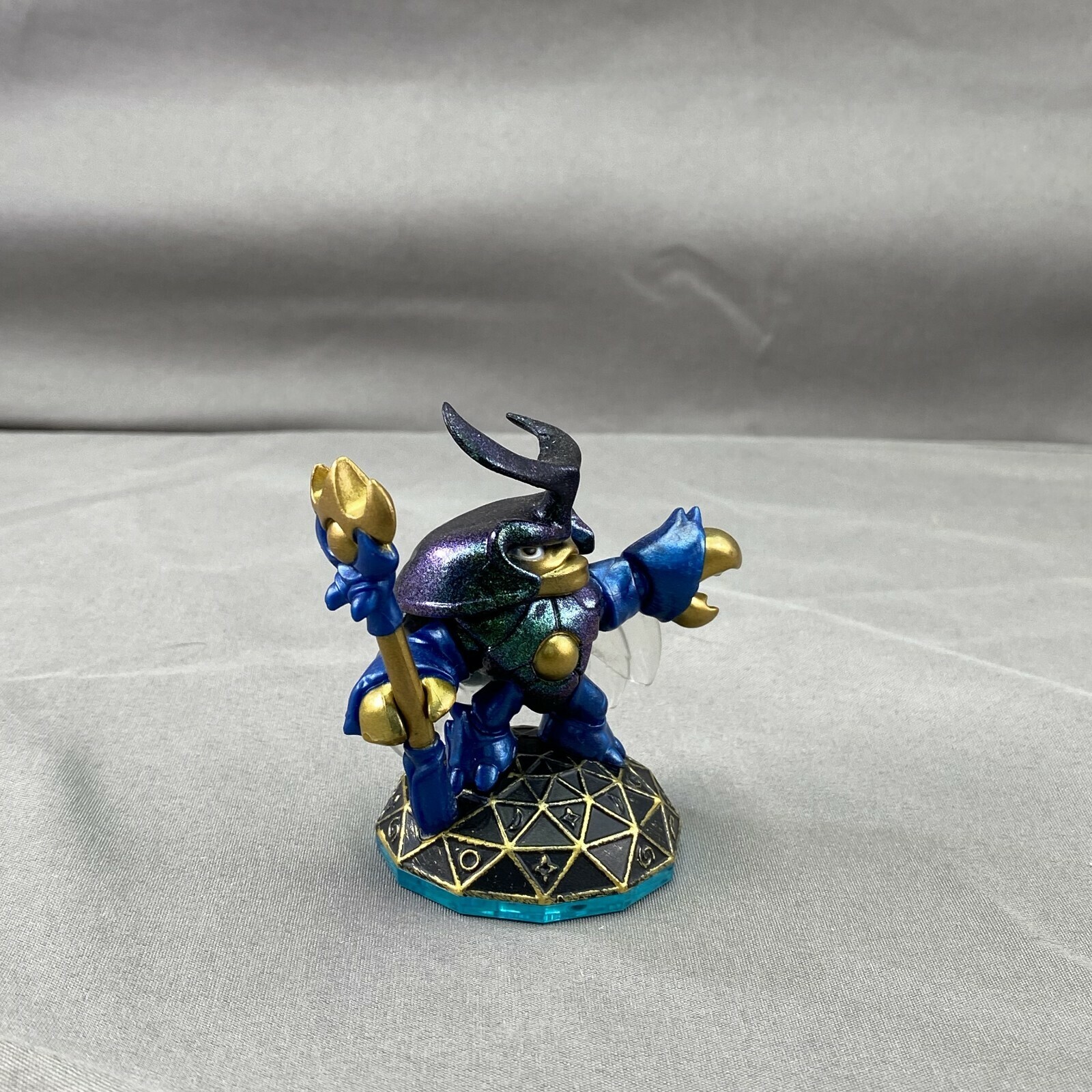SKYLANDERS SWAP FORCE – DUNE BUG Magic Element Loose Figure with Card