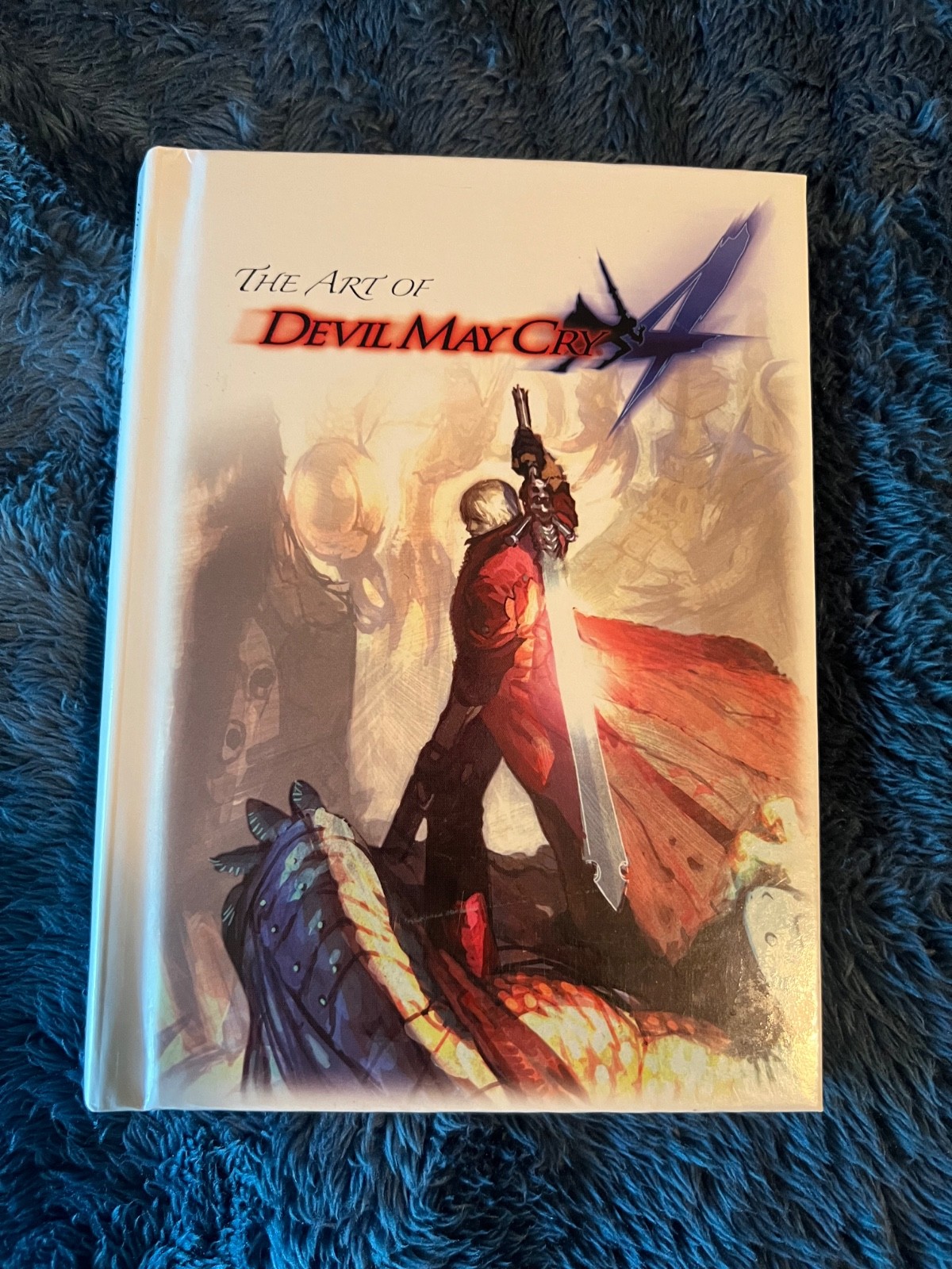 SDCC CAPCOM THE ART OF DEVIL MAY CRY 4 MINI HARDCOVER BOOK
