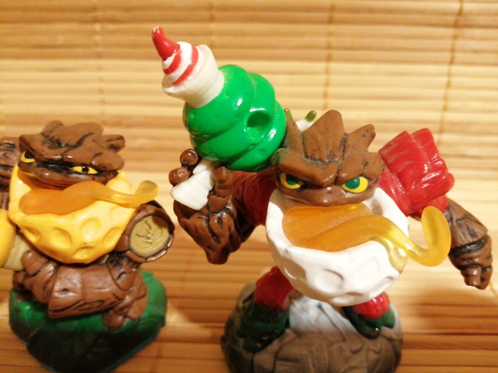 Lightcore Bumble Blast & Jolly Bumble Blast Skylanders Swap Force