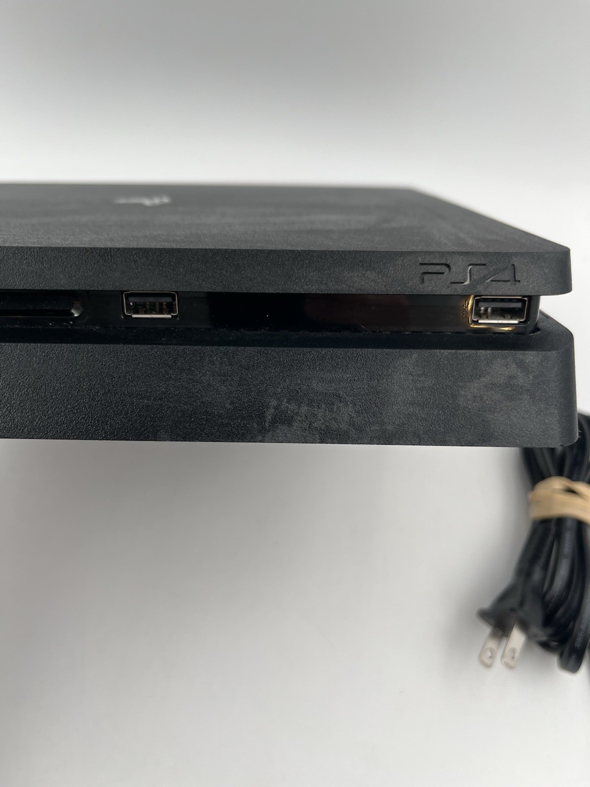 Sony PS4 PlayStation 4 Slim 1TB Console Bundle W/OEM Controller & Cords Nice!