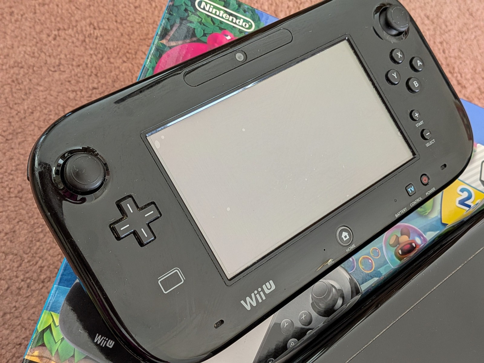Nintendo Wii U Deluxe 32GB Console w/Original Box, no games, bonus gamepad case