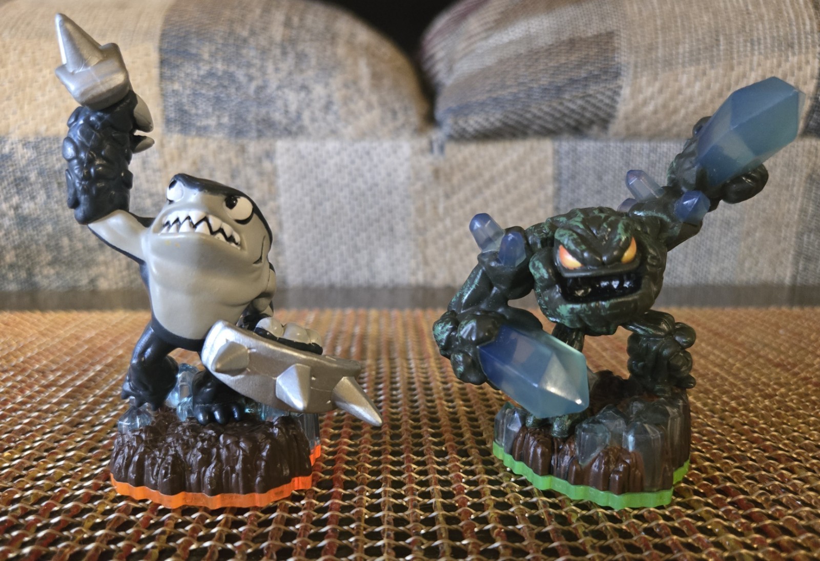 Skylanders Earth Element + Fire Supercharger Figures Lot Of 7 Fist Bump Spitfire