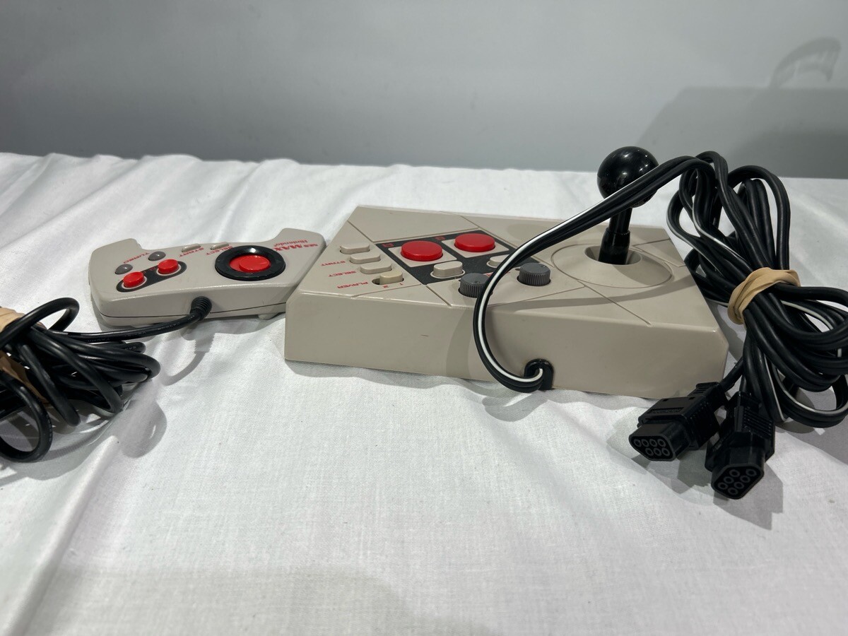 Nintendo NES Advantage Arcade Joystick NES-026 + NES MAX Turbo Contr (NJL028968)