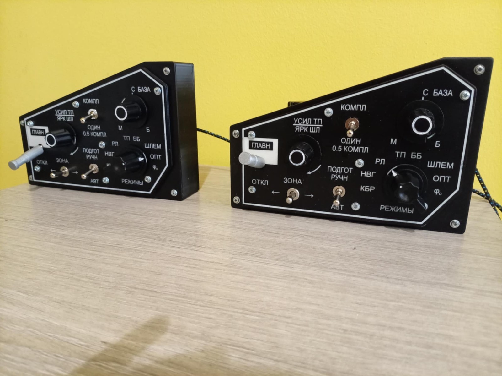 MiG-29 Weapon panel for DCS World (cyrillic version, with simple desk mount)