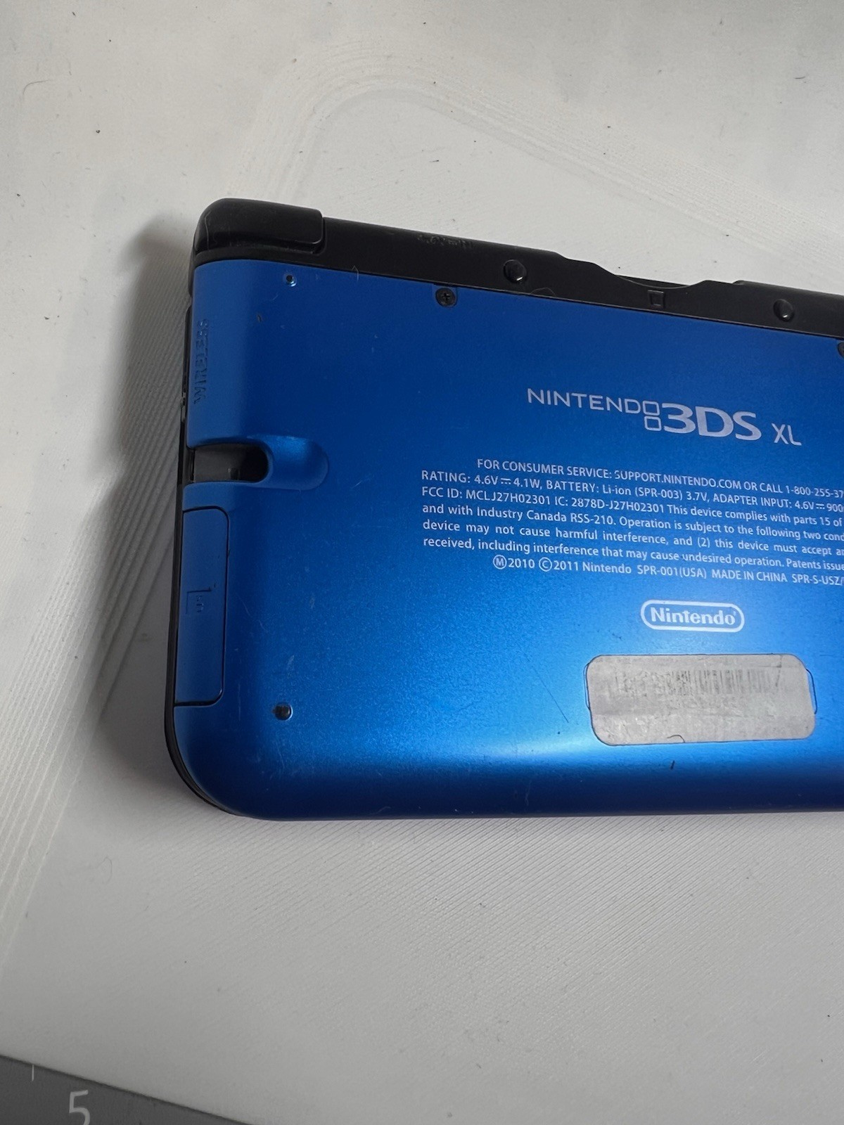 Nintendo 3DS XL Blue/Black w/ Stylus, Original Charger, 2GB Micro SD