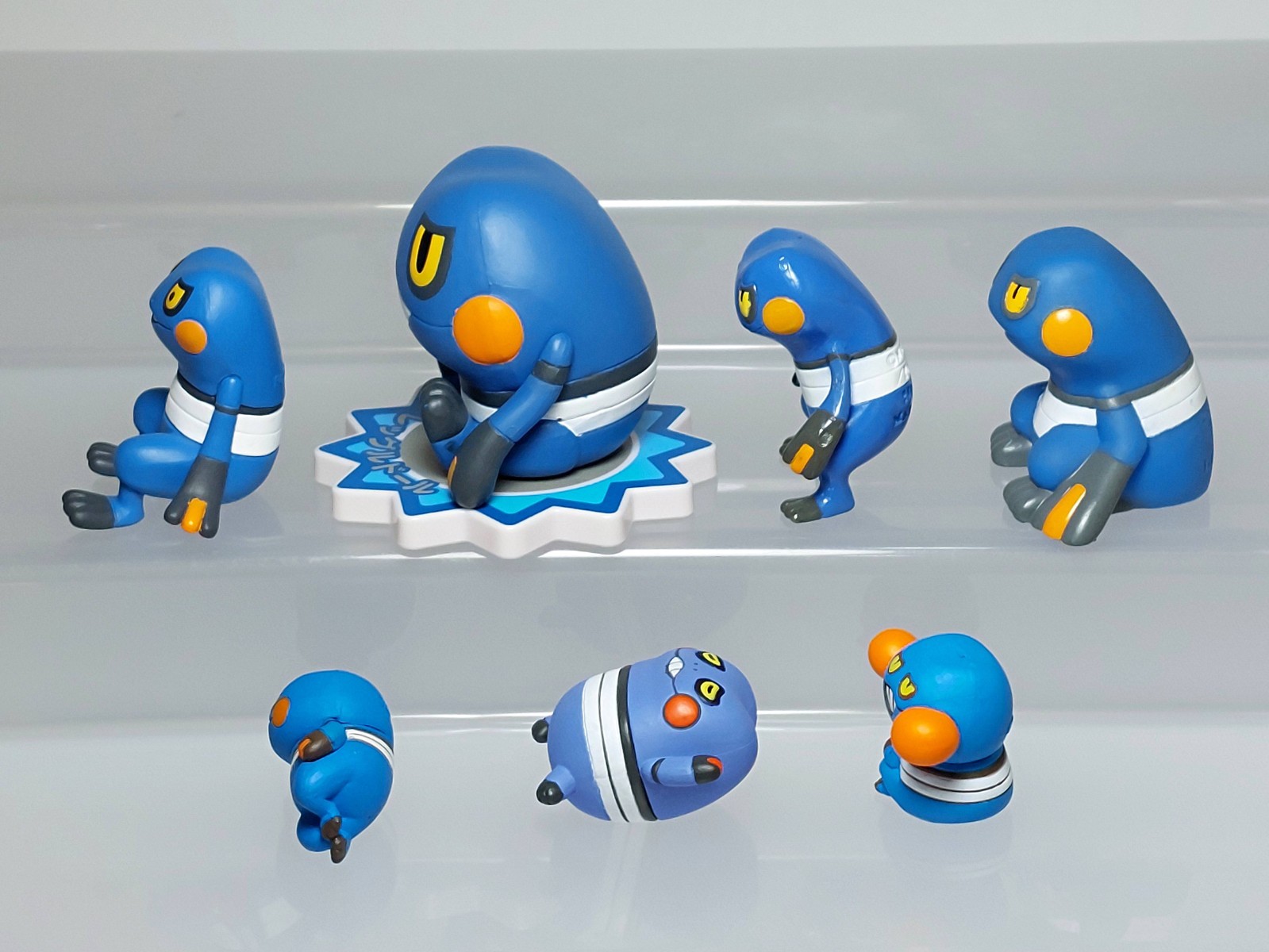 Croagunk Guregguru Pokemon Figure Set PC Tomy Banpresto Bandai Japan 0.7-1.8in