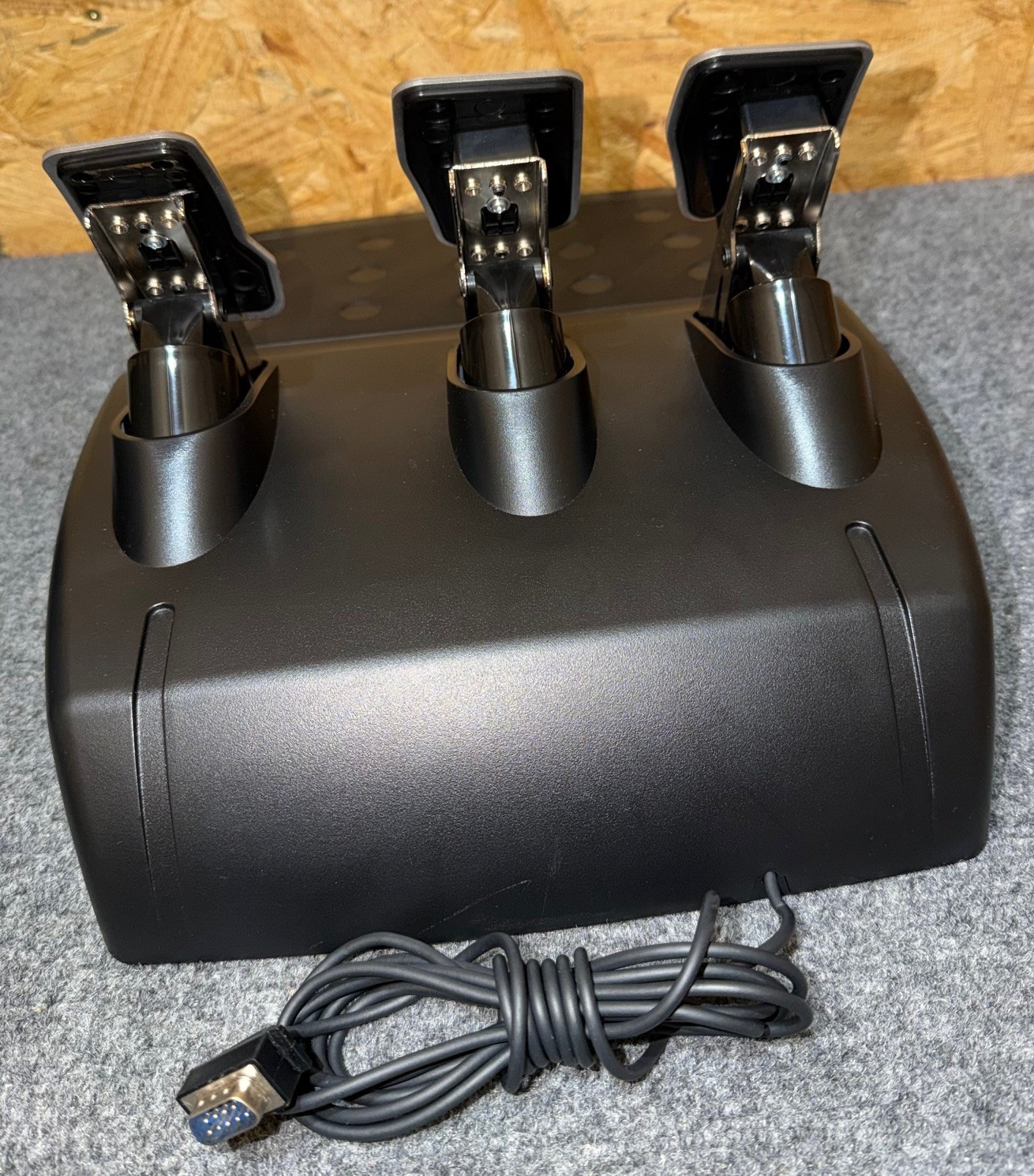 Logitech G29 Driving Force Racing Wheel and Floor Pedals