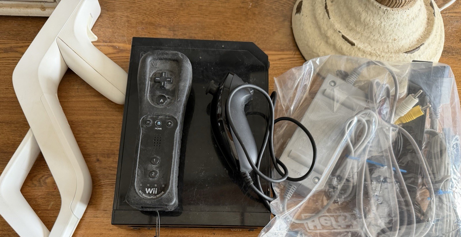 Nintendo Wii RVL-001 Black Console Bundle Controllers Cables Wi-Fi 480p NTSC