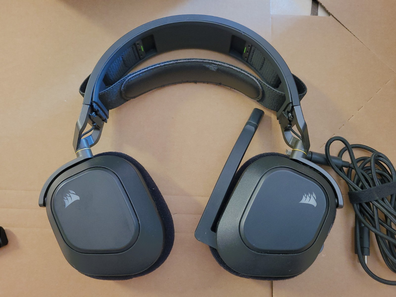 Corsair HS80 Max Wireless Gaming Headset Bluetooth w Dongle and USB