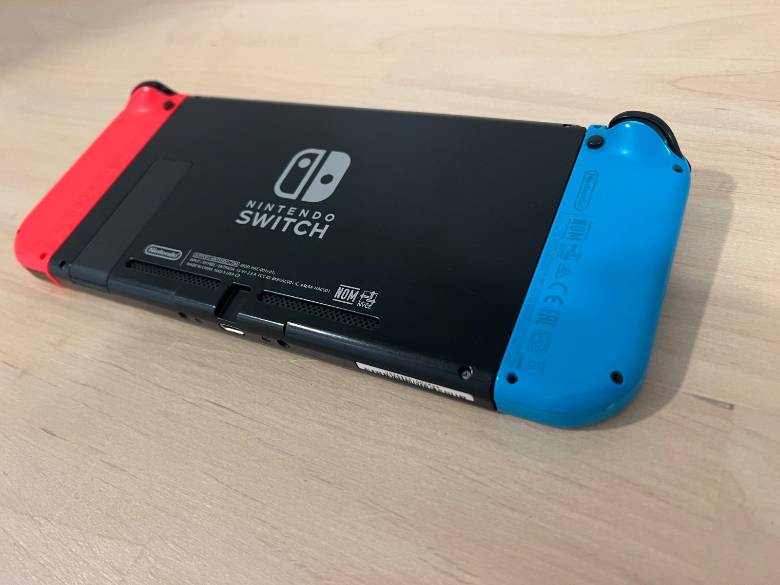 Nintendo Switch Handheld Console Red/Blue controllers EXCELLENT CONDITION