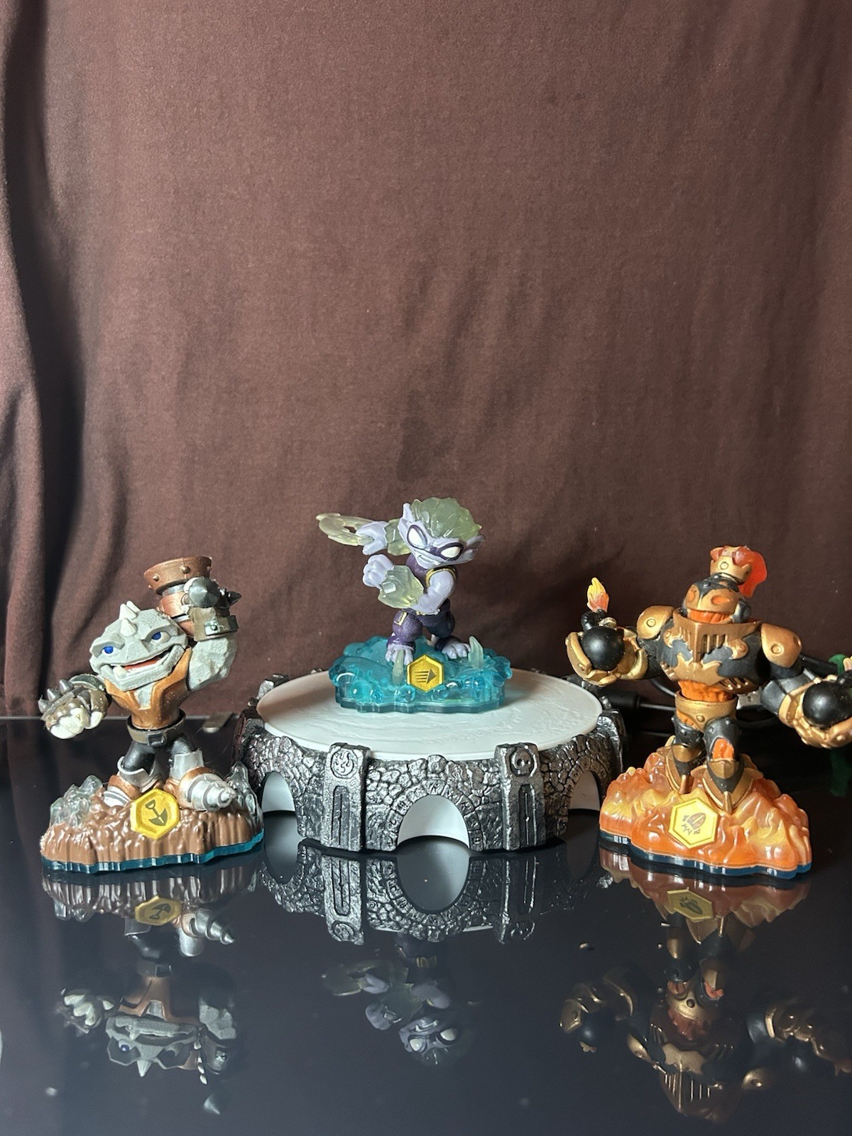 Activision Skylanders Swap Force Wii game portal and 18 Skylander Lot