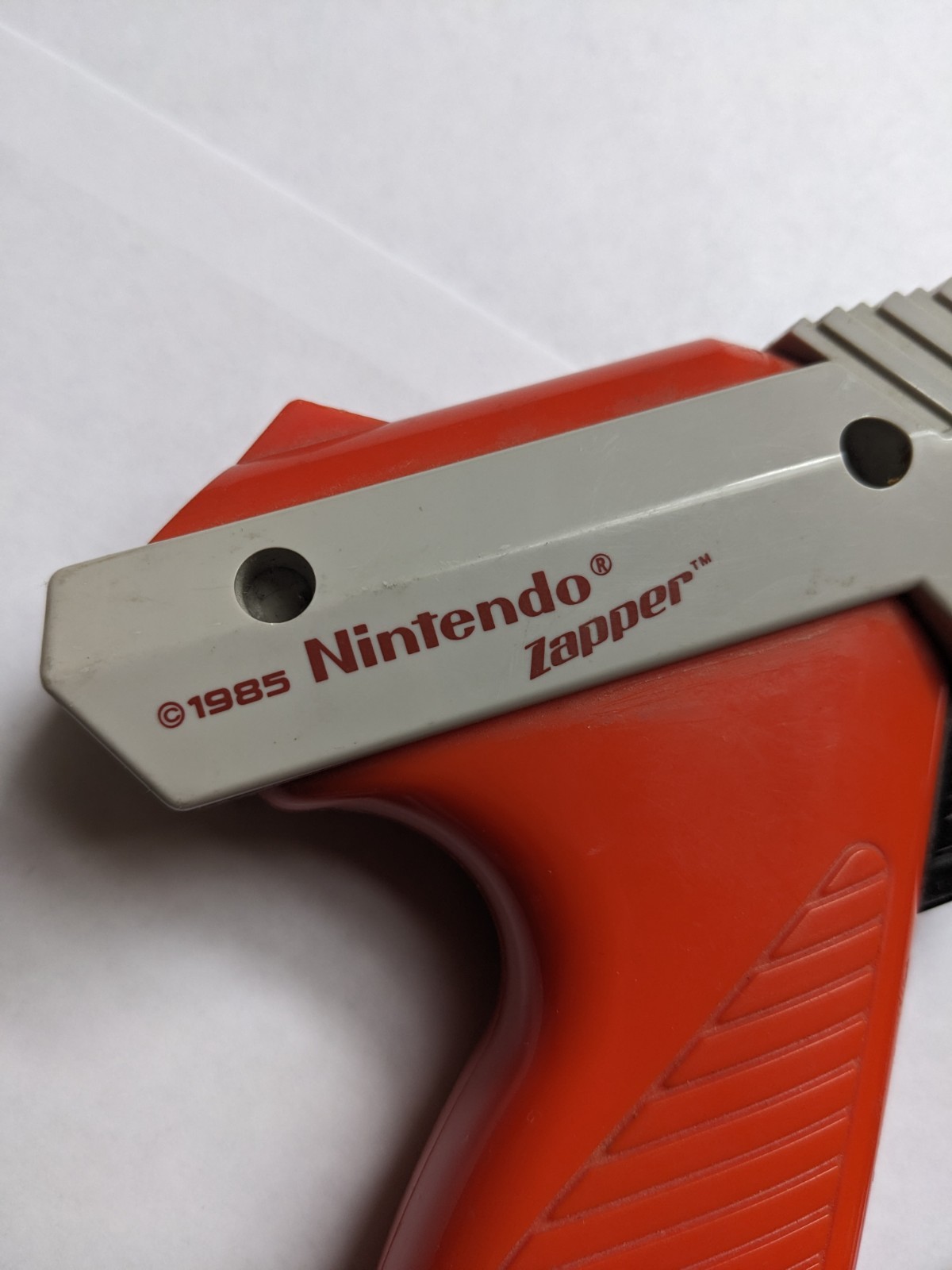 Nintendo NES Zapper Light Gun Controller Wired Orange 1985