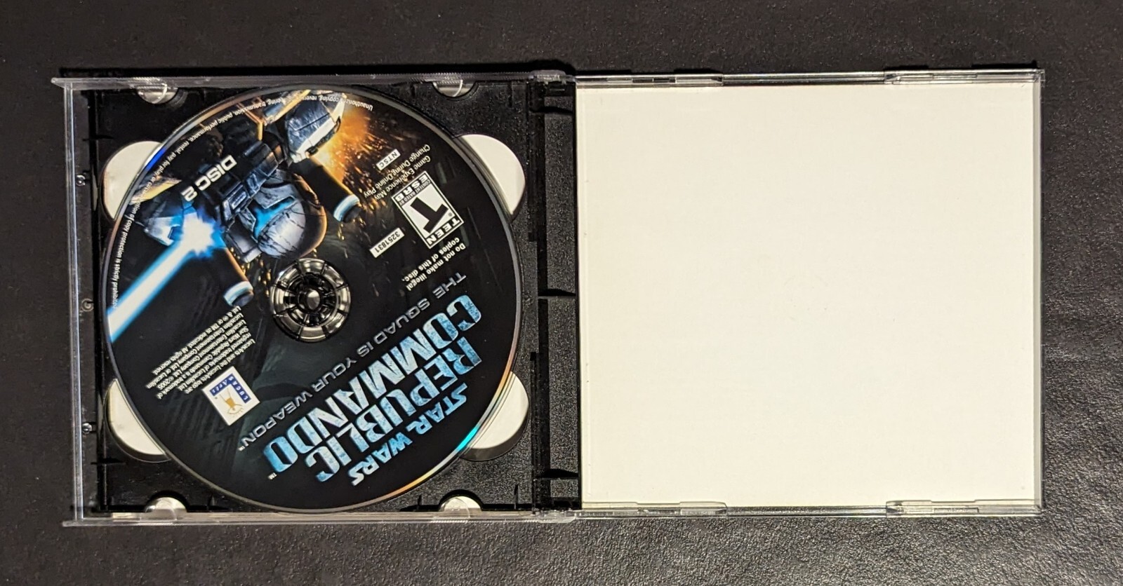 Lot of 12 PC Computer CD-ROM – DVD – Video Games Assorted