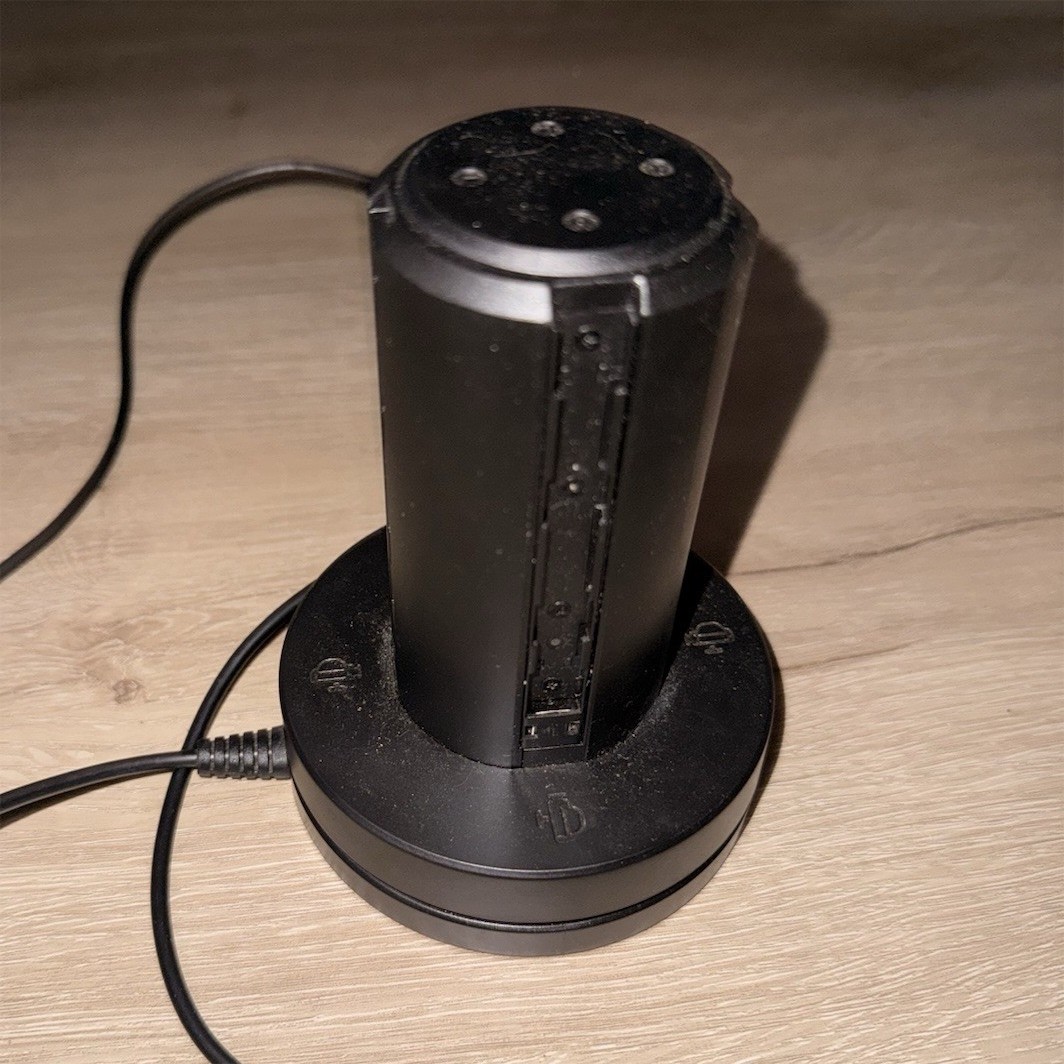 USB Wired Charging Dock Stand for Controller, Black Plastic Dock/Base Nintendo