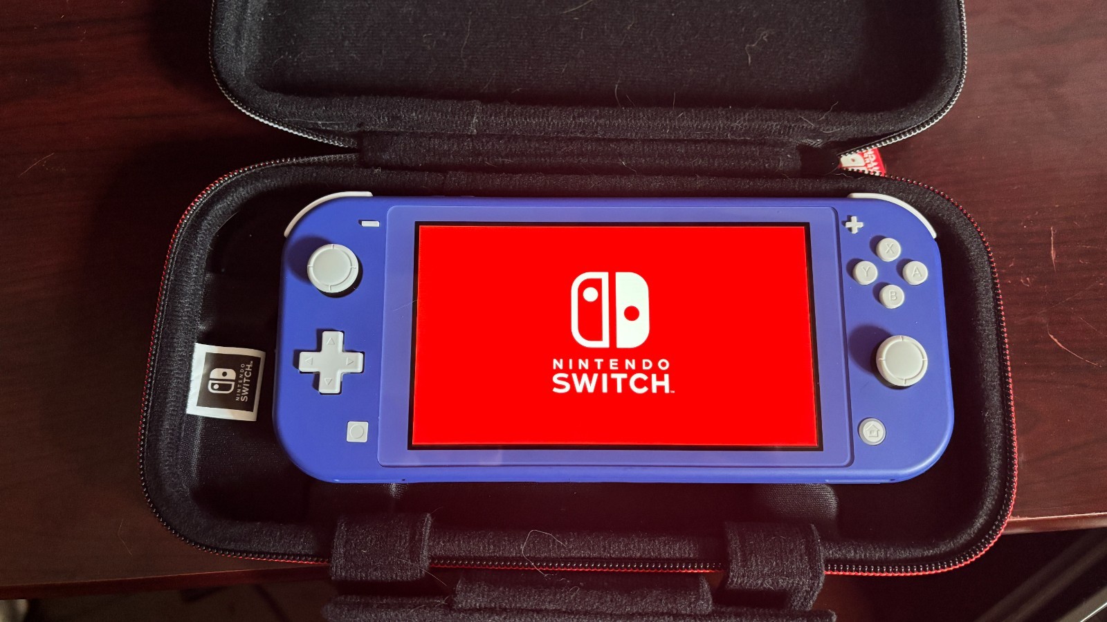 Nintendo Switch light – 32GB + mariokart 8 Deluxe game
